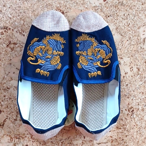 Shoes - Year of the Dragon Linen Slip Ons With Embroidered Dragon, size 8.5 NWT